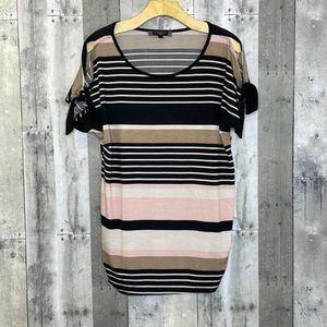 TUTTA‎ Bella maternity blouse. Black, pink & brown. Split shoulder w/ bow. Large